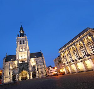 foto%20tienen%20grote%20markt%20kerk%20en%20gemeentehuis%20night